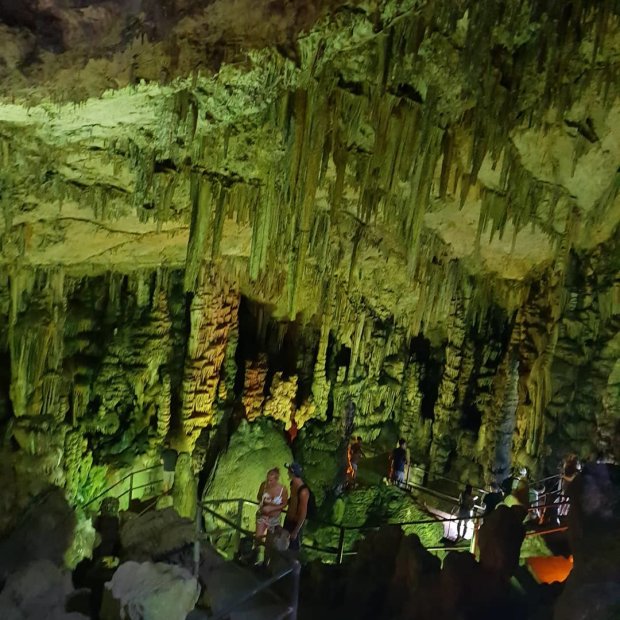 Пещера Зевса, которую посетила Оксана Акиньшина с семьей