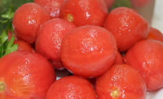 Мариновані помідори без шкірки на зиму