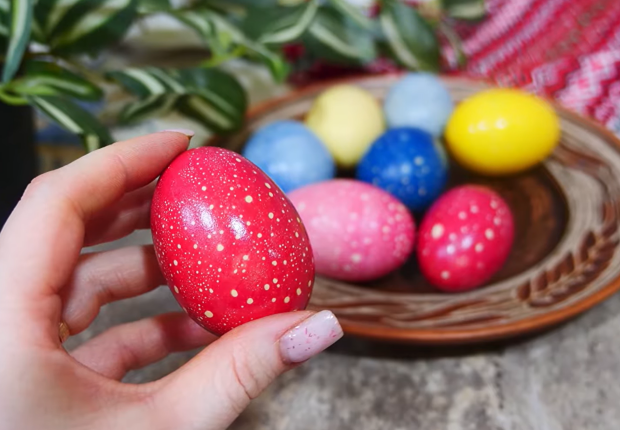 Крашанки, Великдень, кадр з відео