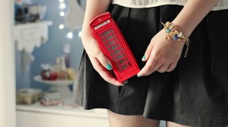 the hands-of-the-telephone-booth-hand-telephone-booths-mood-non-mainstream-girls-1080P-wallpaper