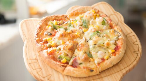 Быстрая пицца на кефире: простой рецепт, который понравится всем