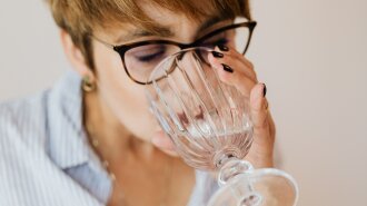 Пощади нирки: медики пояснили, чому пити більше води, ніж хочеться небезпечно для здоров'я