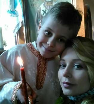 Тіна Кароль з сином Веніаміном, Великдень 2017