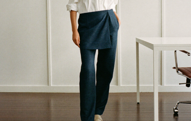 Трендові джинси з драпіруванням, фото із соцмереж.