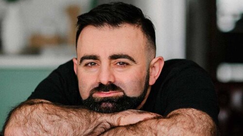 Зірка "Скаженого весілля" Арам Арзуманян поділився, як пережив обстріл: "Я знаходився всередині"