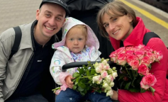 Даша Євтух з донькою Фемідою та чоловіком, фото з соцмереж блогерки