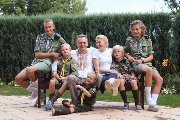 Лидер партии «Самопомощь» Андрей Садовый с женой и детьми