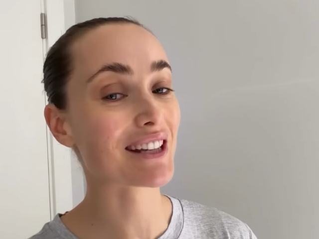 Ксенія Мішина, кадр з відео