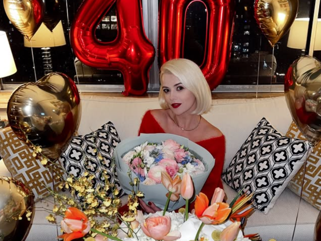 Міка Ньютон, фото з соцмереж