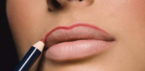 Збільшення губ за допомогою макіяжу