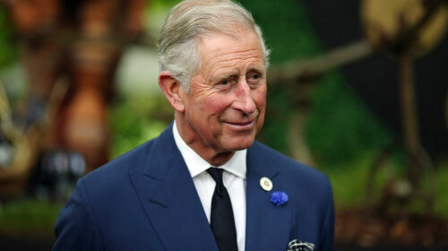prince-charles-waiting-in-line-throne-ftr