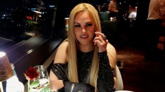 Яхта, шампанское и бородатый капитан: Камалия показала, как развлекается на отдыхе в Турции (видео)