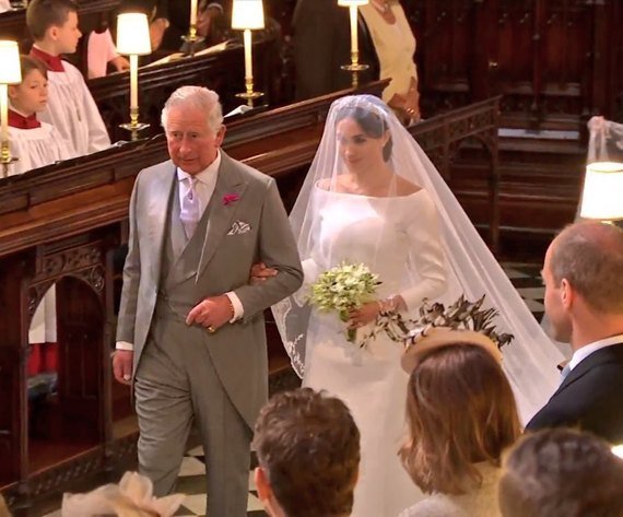 Невесту принца Гарри Меган Маркл ведет к алтарю принц Чарльз