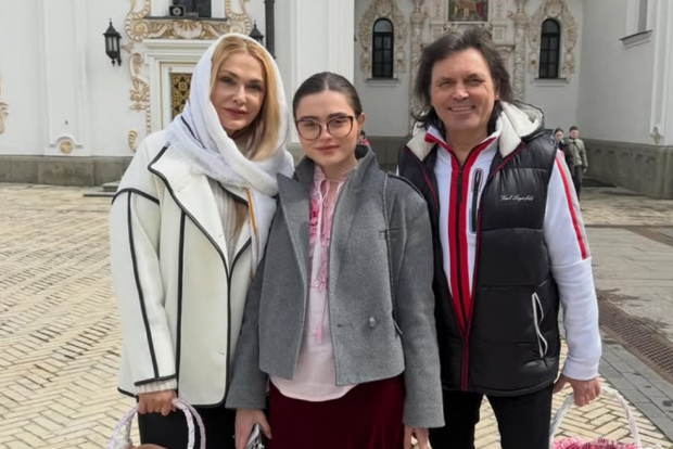 Ольга Сумська та Віталій Борисюк з донькою, фото з соцмереж