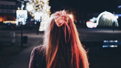 Черные длинные волосы и белое платье: в Николаеве разыскивают пропавшую 17-летнюю девушку (ФОТО)