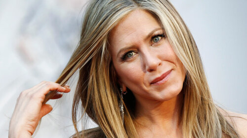 Presenter Jennifer Aniston arrives at the 85th Academy Awards in Hollywood