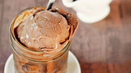 Як приготувати найсмачніші у світі шоколадне морозиво з трьох інгредієнтів: простіше рецепту тобі не знайти