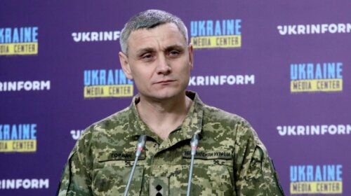 Це не заборонено законом: голова управління персоналу штабу Командування СВ ЗСУ прокоментував роздачу повісток у громадських місцях (відео)
