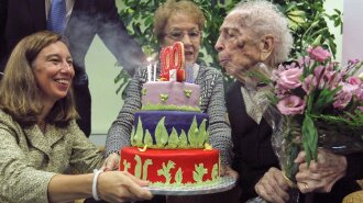 Рацион долгожителей: 10 принципов питания людей, которым перевалило за сто лет