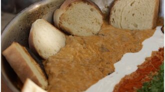 Білі гриби у ніжному сметанному соусі: рецепт ідеальної страви для осіннього столу