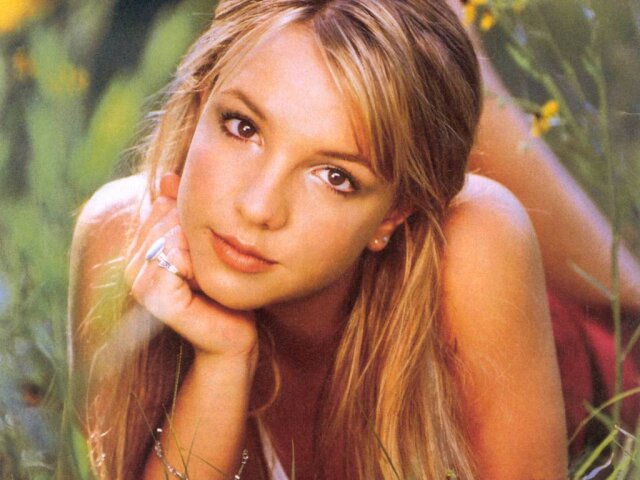 Young-Britney-Spears-stars-childhood-pictures-3279537-1024-768