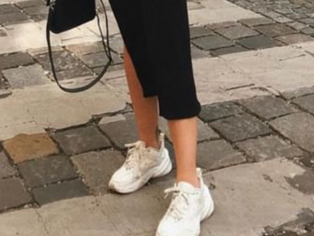 Мода, одяг, кросівки