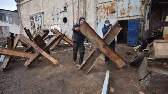 Киев в осаде и готов сражаться: "Парни на блокпостах заряжены"