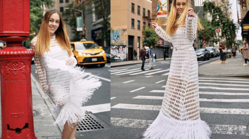 Певица Alyosha очаровала фотографиями с прогулки по улицам города без макияжа и в полупрозрачном платье