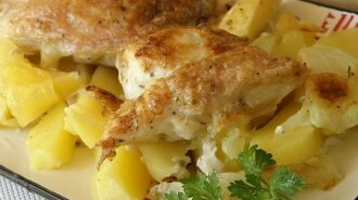 Быстрое и очень простое блюдо из картошки и курицы - настоящий шедевр из самых обычных продуктов