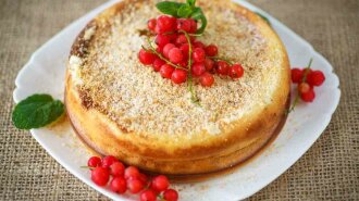 sweet curd pudding with berries