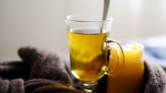 Мед + гарячий чай = отрута?