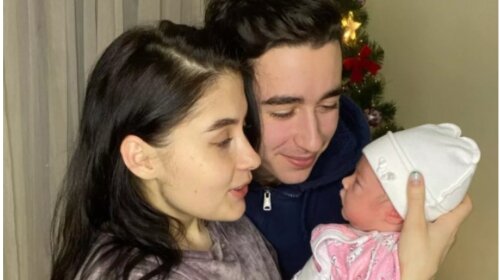 Жена Романа Сасанчина показала их бессонные ночи с новорожденной доченькой