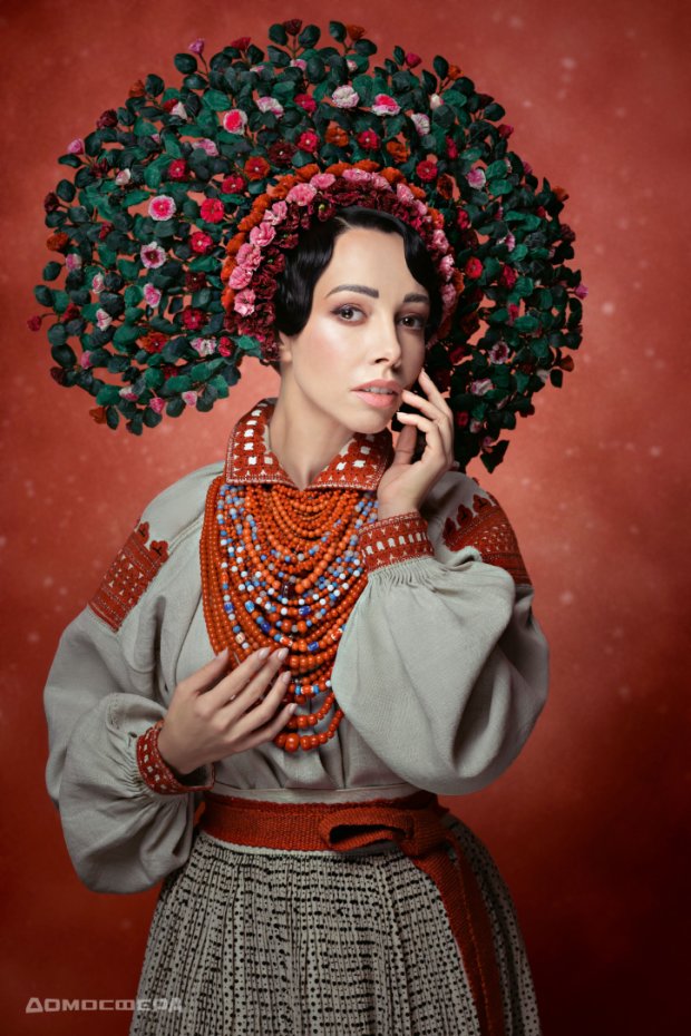 Екатерина Кухар в наряде из Львовской области, Ополье конца XIX — начала ХХ века