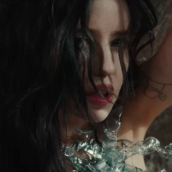 Надя Дорофєєва, кадр з кліпу