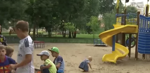 Літні канікули, діти, кадр з відео