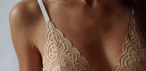 Девушка, грудь