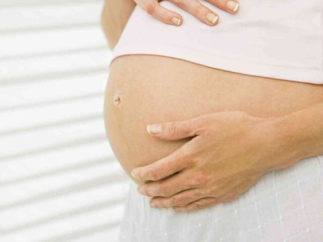 o-PREGNANT-WOMAN-facebook