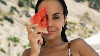 В купальнике и стильном халате: Настя Каменских показала модный  пляжный лук (фото)