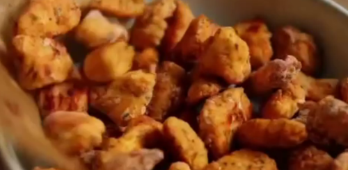 Попкорн з курки, кадр з відео