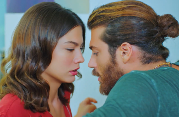 Закохані, кадр із серіалу "Рання пташка"