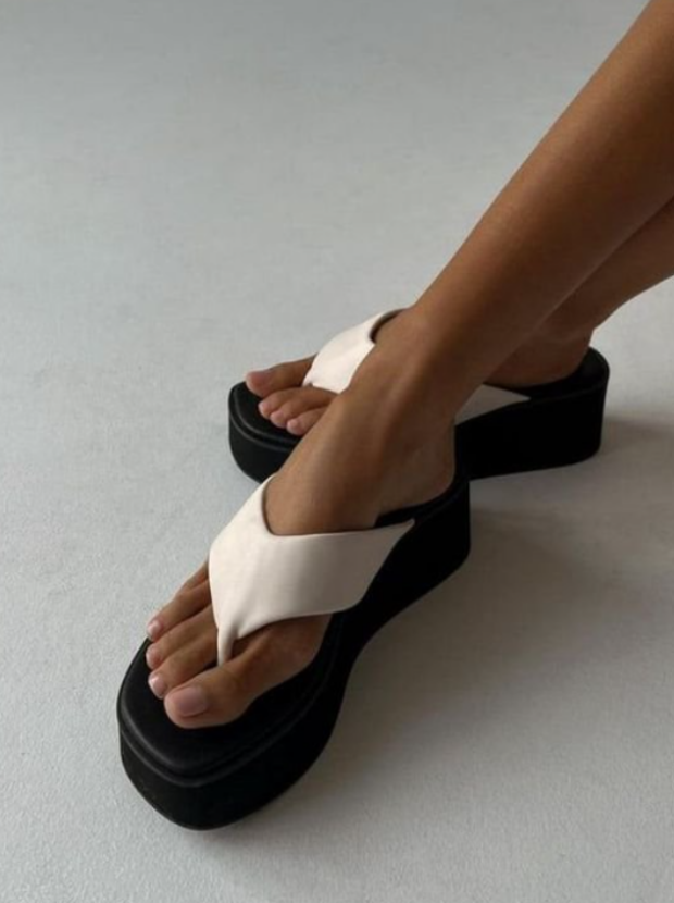 Мода, одежда, шлепанцы