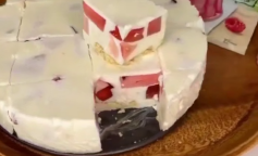 Торт "Битое стекло", кадр из видео