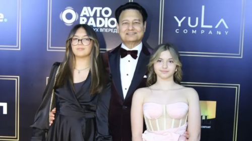 Захур з доньками, фото з соцмереж