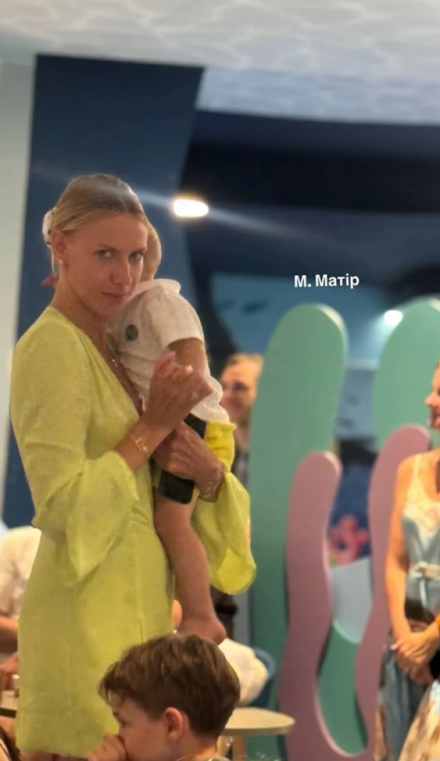 Леся Нікітюк без макіяжу та її син Оскар