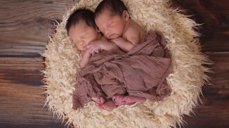 Будет двойня: народные поверья и приметы, которые указывают на рождение близнецов