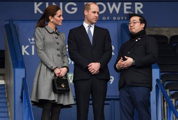 Кейт Миддлтон и принц Уильям почтили память президента ФК «Лестер Сити»