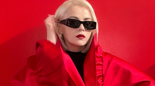 Міка Ньютон