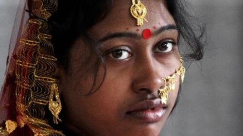 Женщина из Индии пережила десять выкидышей за один день