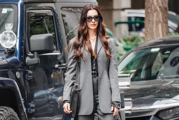 Энн Хэтэуэй в фильме "Дьявол носит Prada 2", 2026