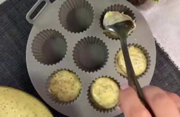 Кексы на кефире, кадр из видео